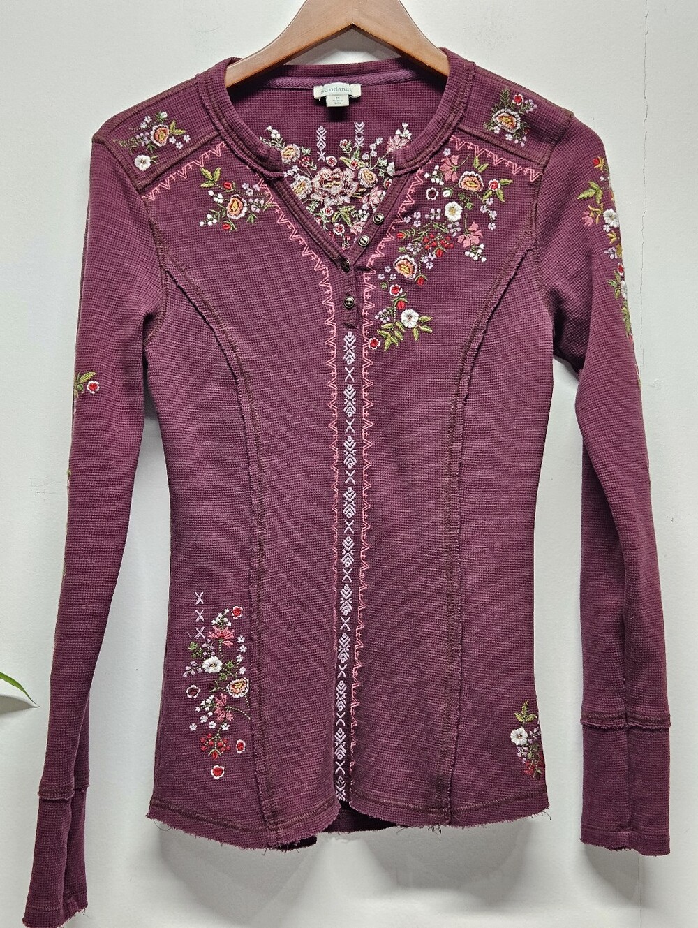 Sundance Fayette Floral Embroidered Henley Top Size Medium